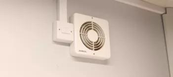 Toilet extractor fan 