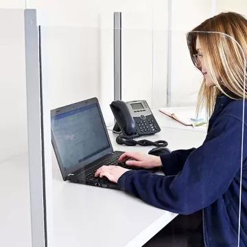 WOMAN ON LAPTOP