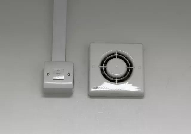 Extractor fan in the toilet