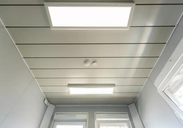 Unit lights with a PIR sensor